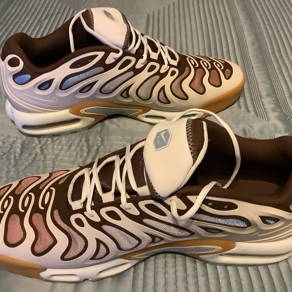 Nike Air Max Plus Drift Phantom in White, Brown, and Light Blue - Picture 2 of 10